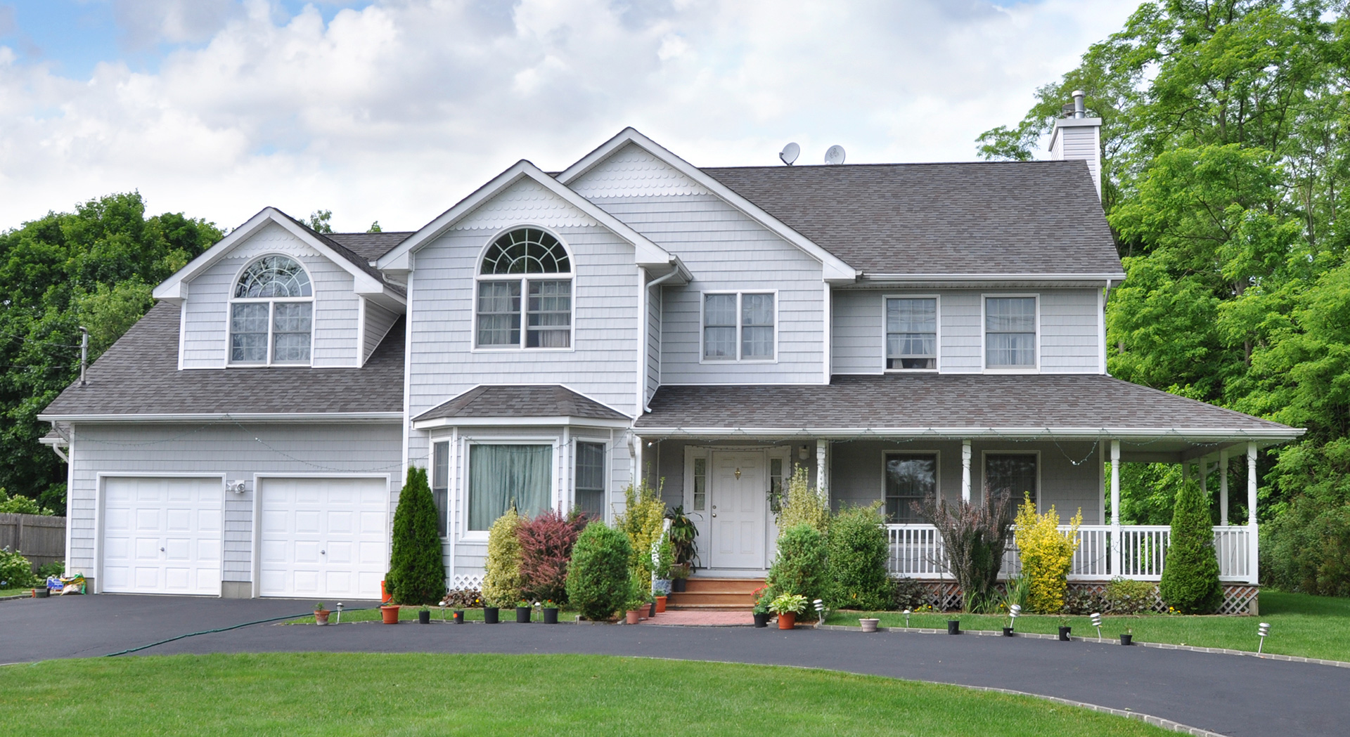 Beautiful view of the deck with fencing